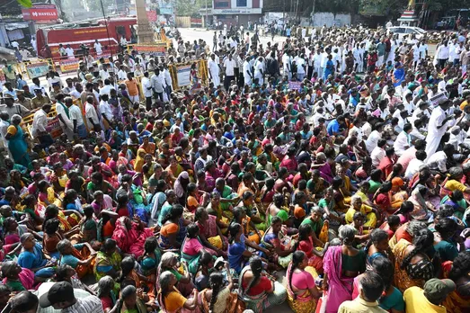 Thousands of Madurai farmers, villagers take out 25-km long procession against  tungsten mining project - The Hindu